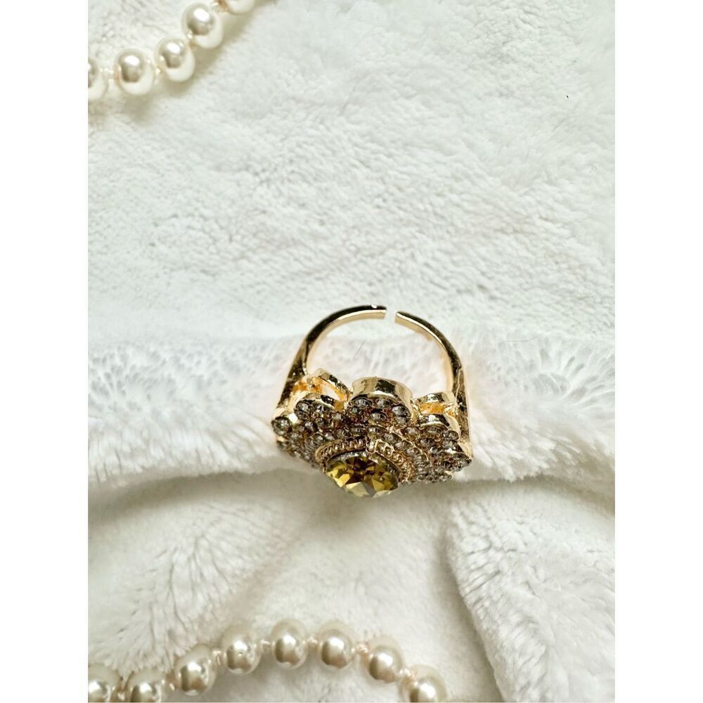 Gorgeous canary teardrop adjustable rhinestone ring ￼ - Picture 3 of 3